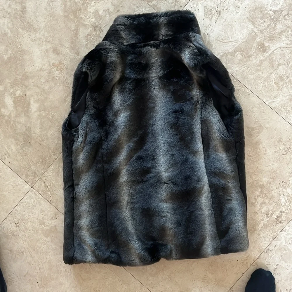 Aqua Large Faux Fur Vest - Picture 2 of 2